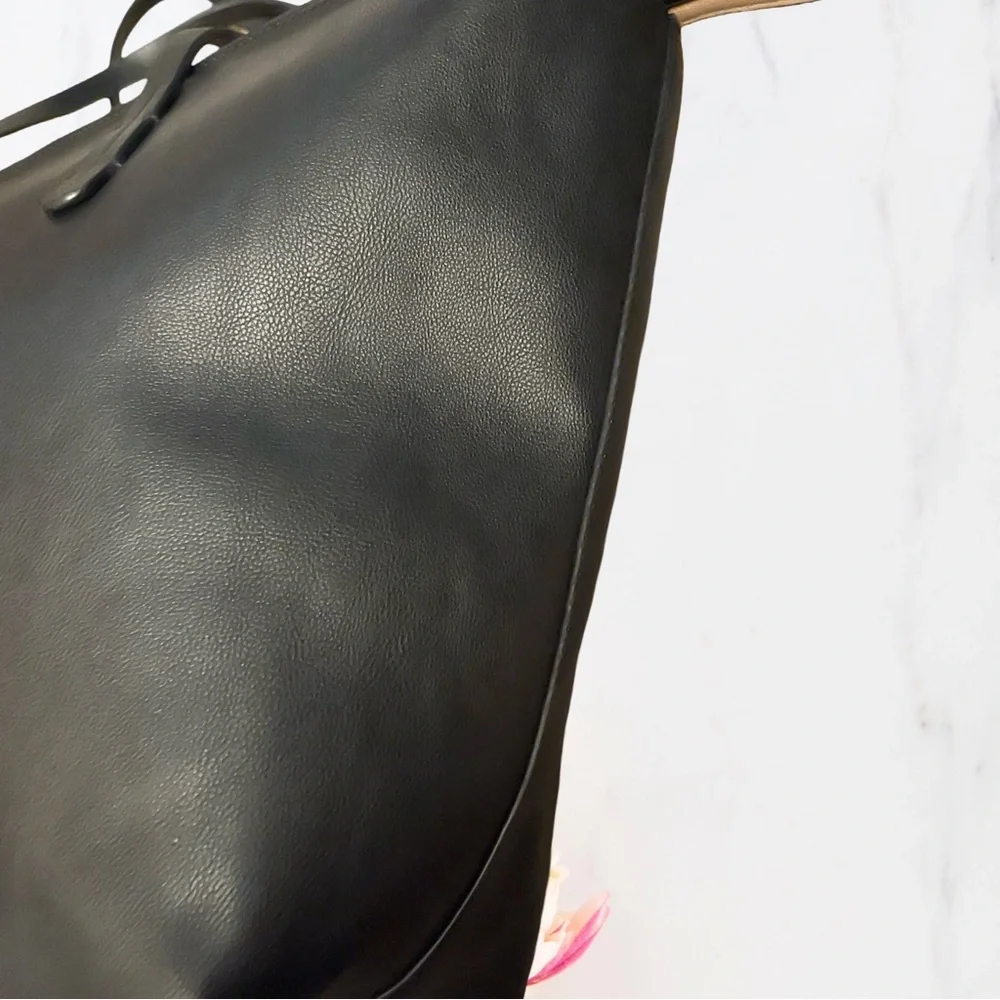 BCBG Paris Black Tote & Crossbody Bag Set NEW - Picture 6 of 12